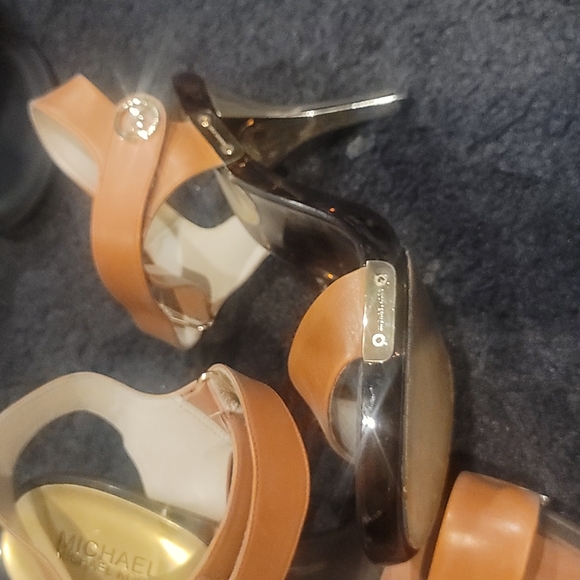 Michael Kors shoes - Picture 2 of 2